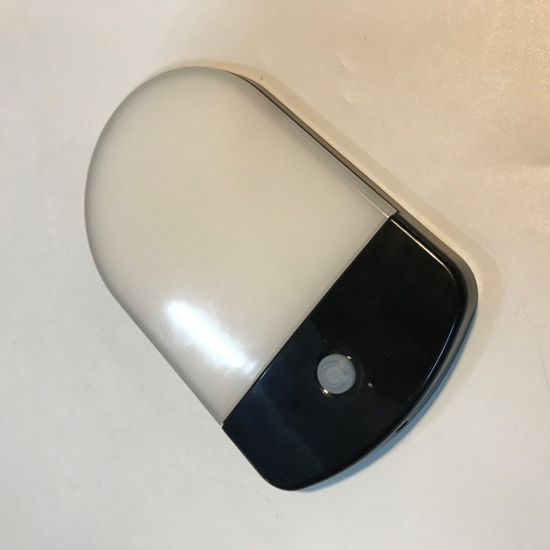 Nola aukeratu Caravan Car Light onena zure ibilgailurako?